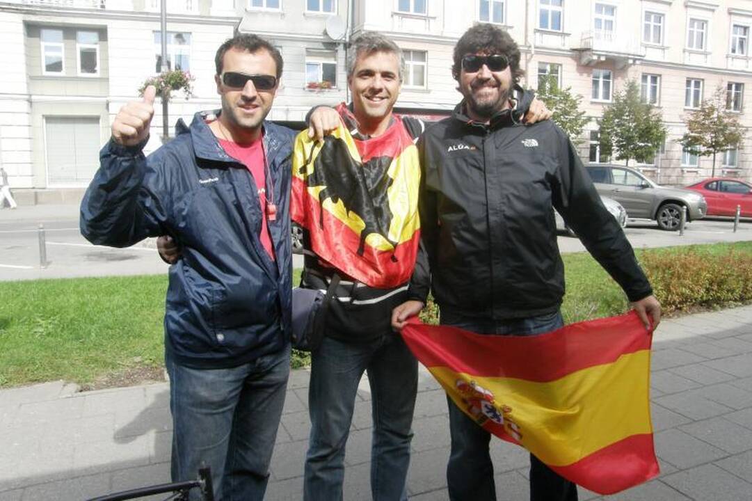 Į Vilnių sugužėję užsieniečiai palaiko Lietuvos komandą