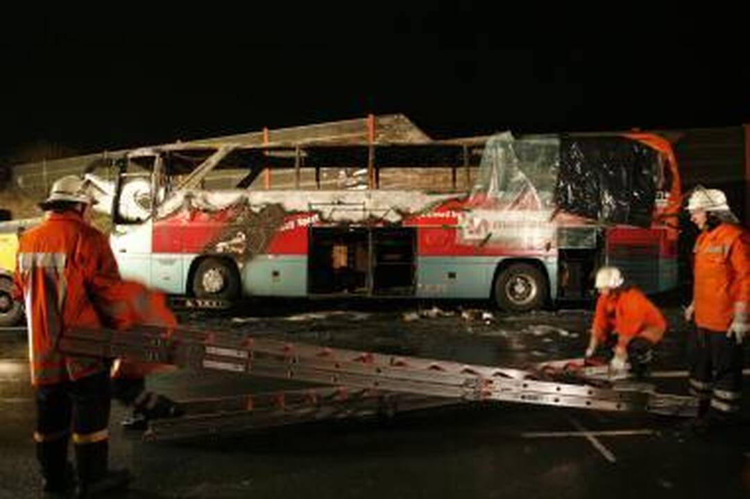 Vokietijoje sudegus autobusui žuvo 20 žmonių