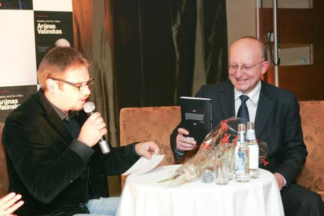 A.Valinskas pristatė pirmąją savo biografiją