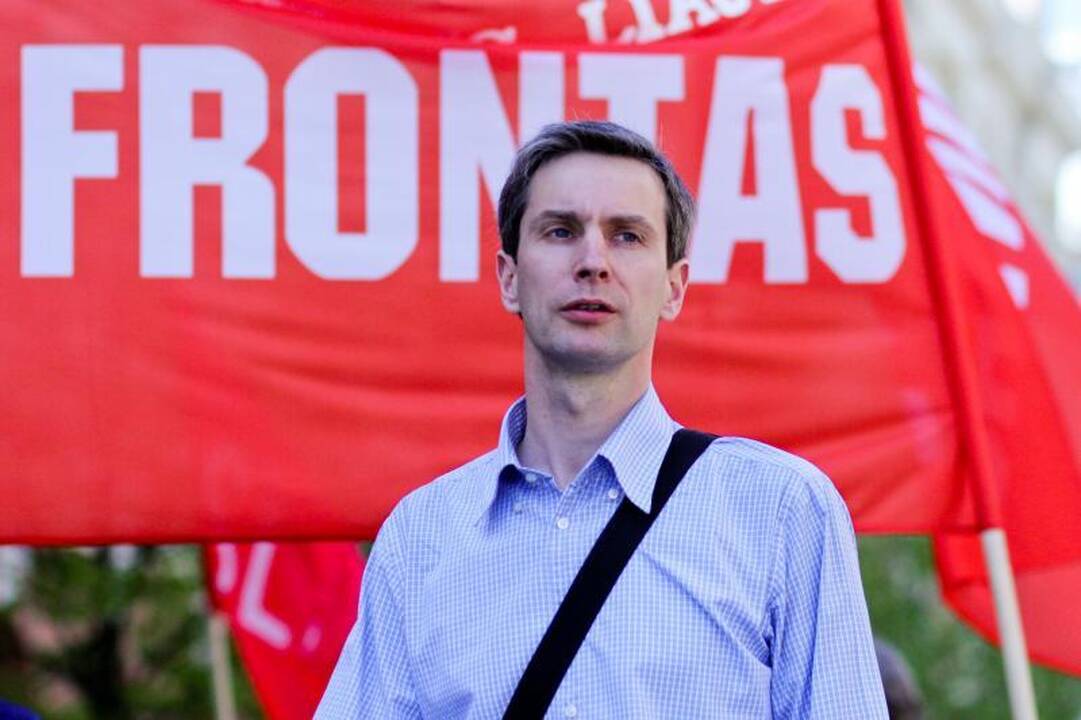 Iš A. Paleckio atimtas valstybės apdovanojimas 
