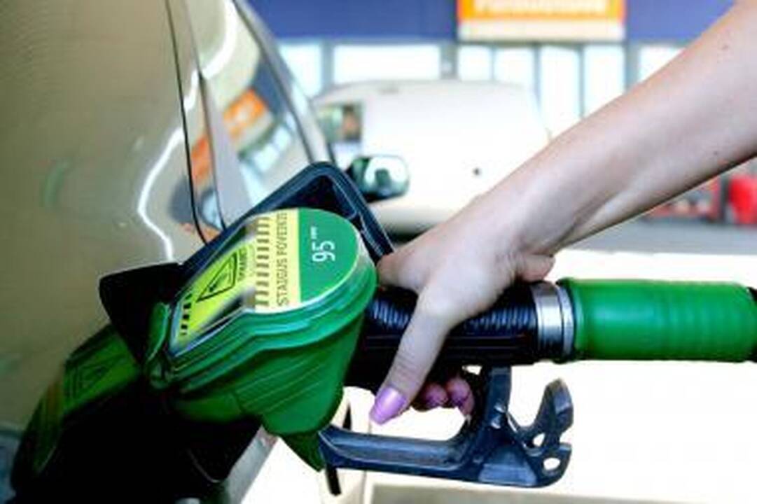 Benzinas didmeninėje rinkoje per dvi dienas pabrango 12 centų