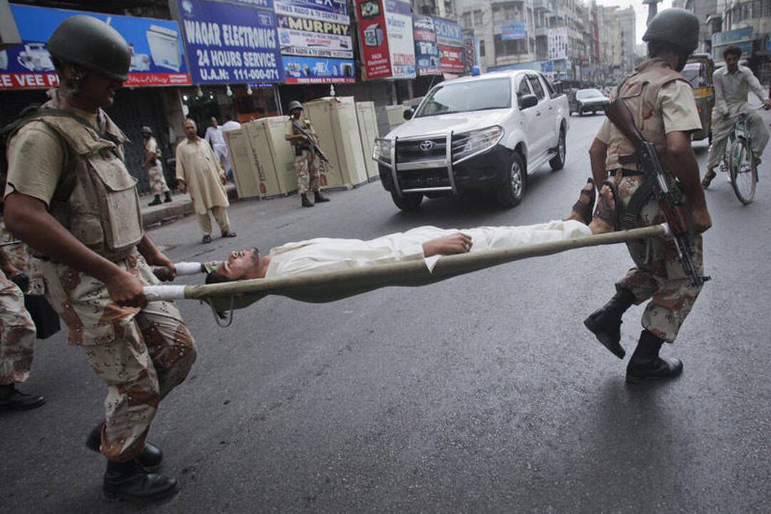 Pakistane per bombos sprogimą mečetėje žuvo 43 žmonės
