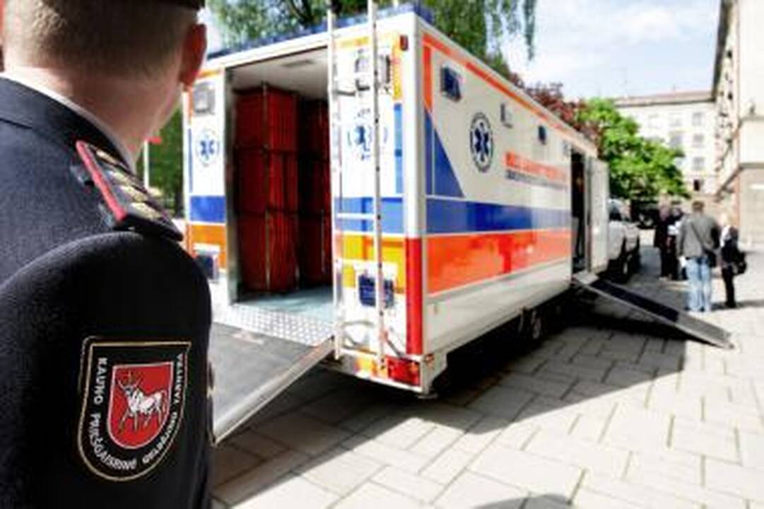 Lenkų siūloma mobili gelbėtojų priekaba Kaunui per brangi?