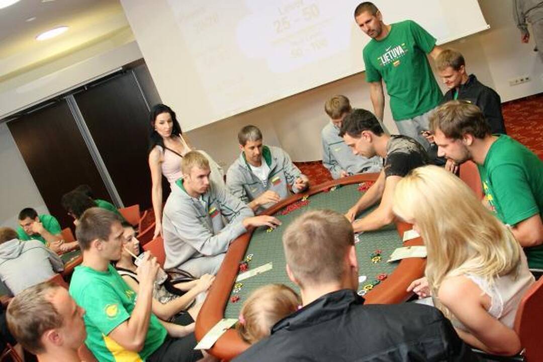 Dėl pinigų žaidžiamą pokerį siūloma apmokestinti