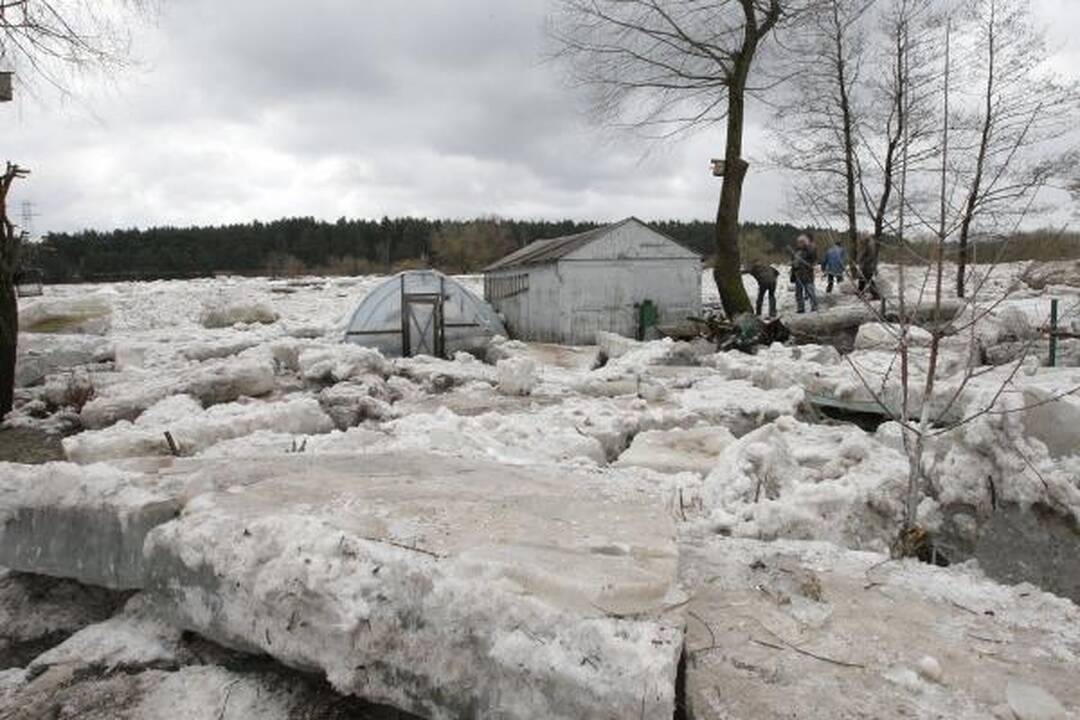 Ledų sangrūdos Neryje pajudėjo, sprogdinti turbūt nereikės (papildyta)