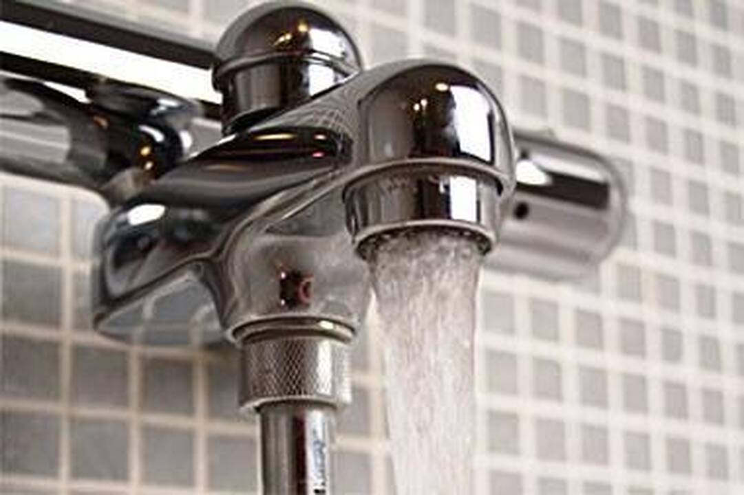 „Atkirta“: dėl karšto vandens atjungimo kalti ir gyventojai (papildyta)