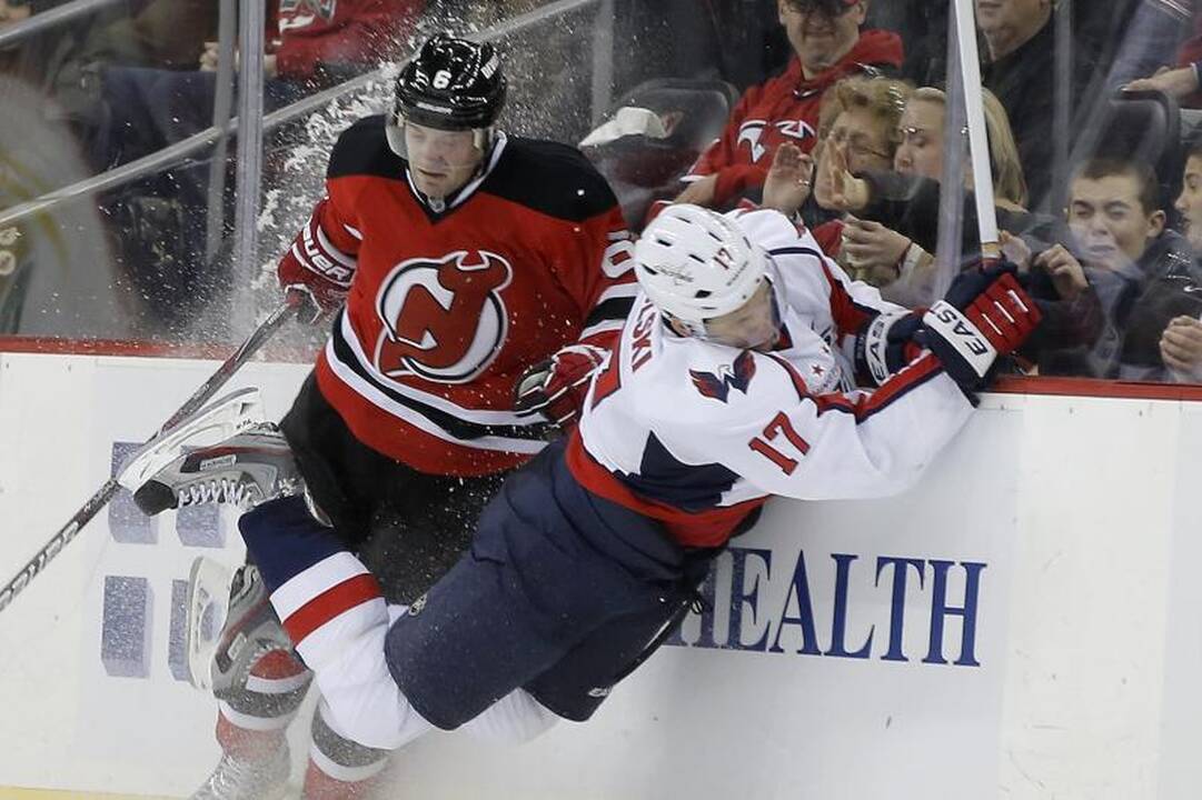 Ledo ritulys kitaip: NHL rungtynėse įvykusios muštynės 