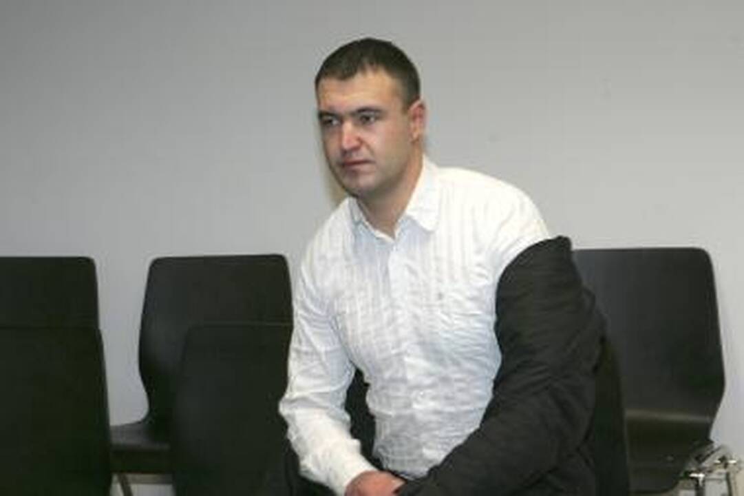 Kariškį už žmogžudystę siūloma ilgam įkalinti