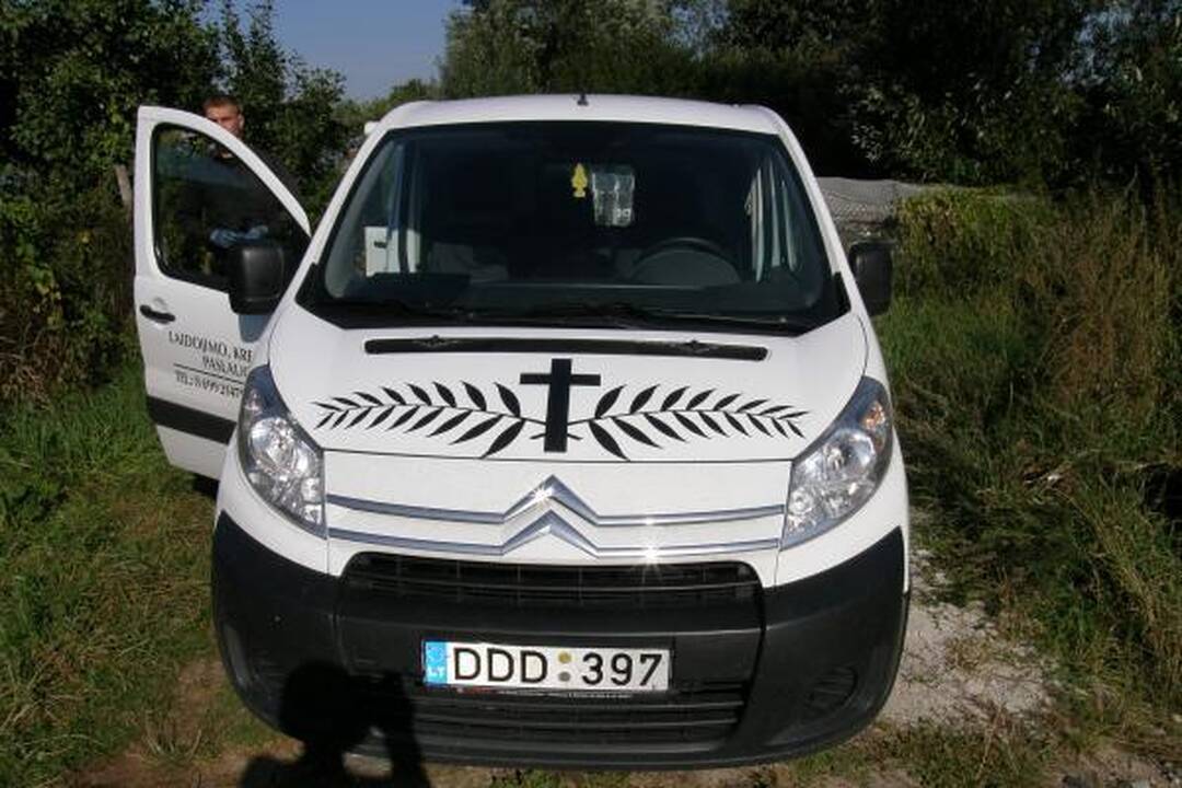 Klaipėdietis pasikorė automobilyje