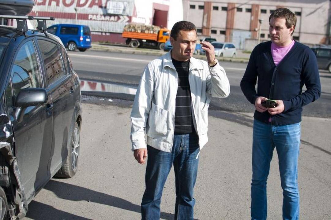 Seimo narys P.Gražulis sukėlė avariją, bet žmona jo nebars