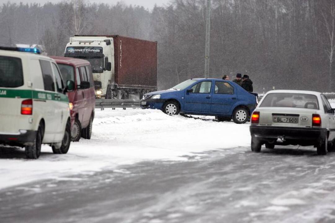 Naktį   keliai   taps   itin   pavojingi