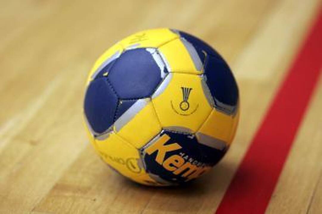 Vaikinų rankinio rinktinė pralaimėjo vengrų klubui