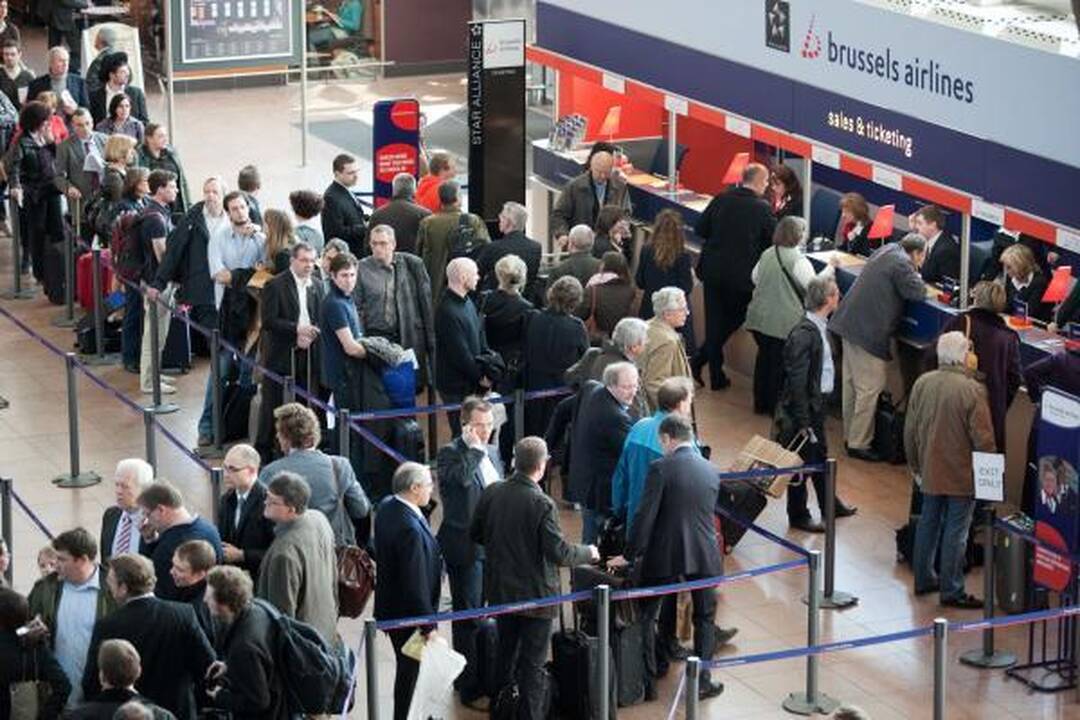 Europoje lėktuvų skrydžiai atšaukti iki sekmadienio vakaro