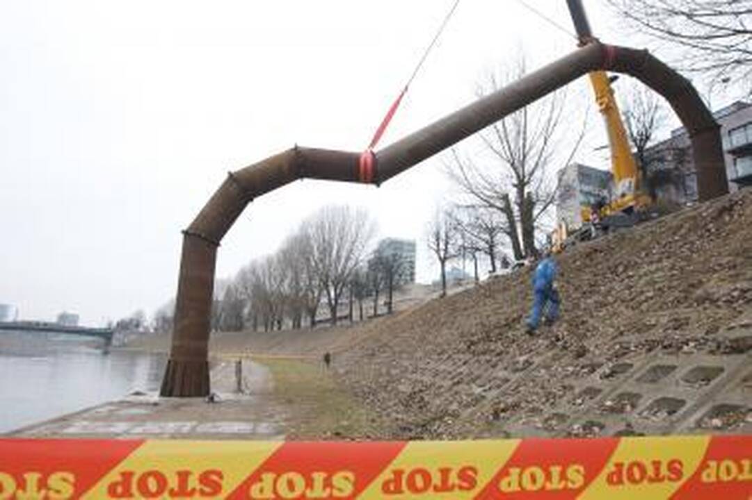 Ar 2010-aisiais liks Vilniuje VEKS skulptūros prie Neries?