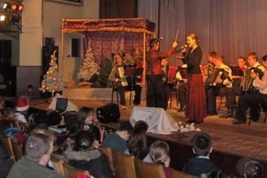 Globos namų vaikams surengtas kalėdinis koncertas