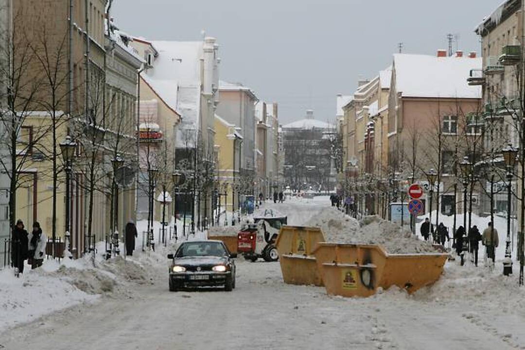 Nuo pirmadienio atidaromas eismas Tiltų gatve