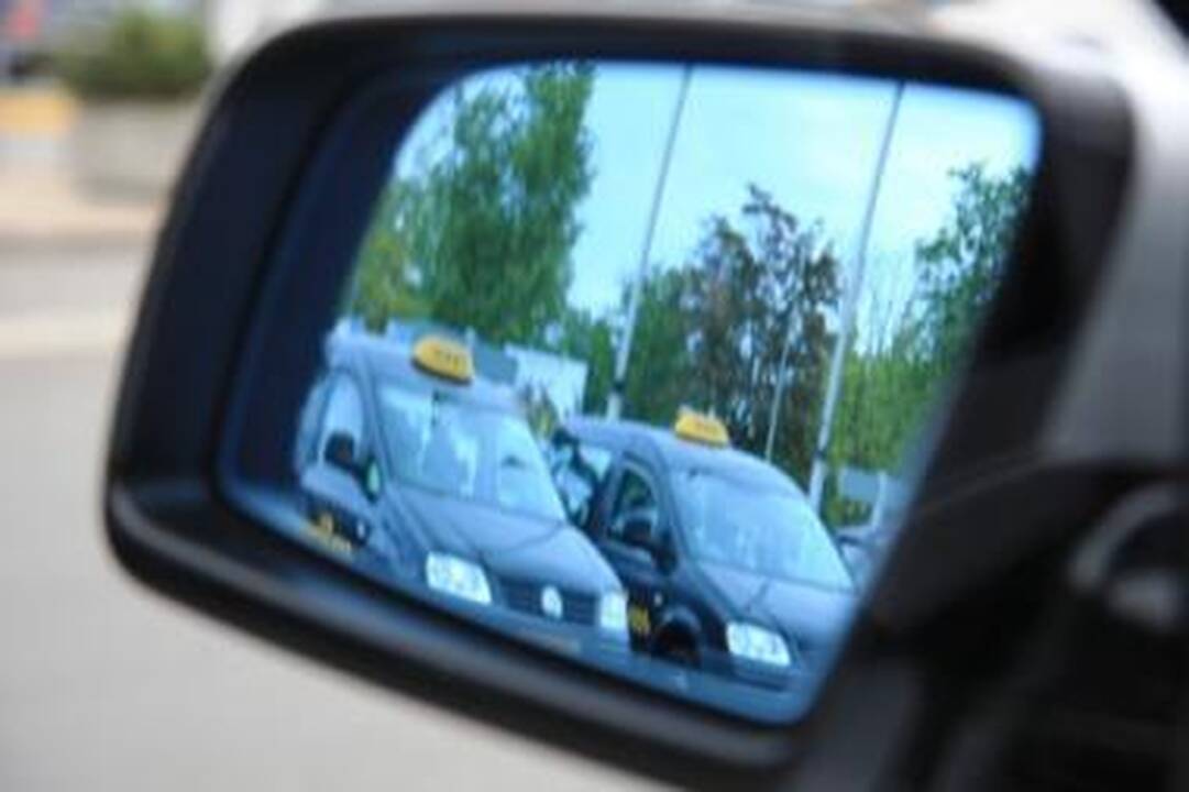 Vilniaus oro uoste galės dirbti iki 9 taksi įmonių 