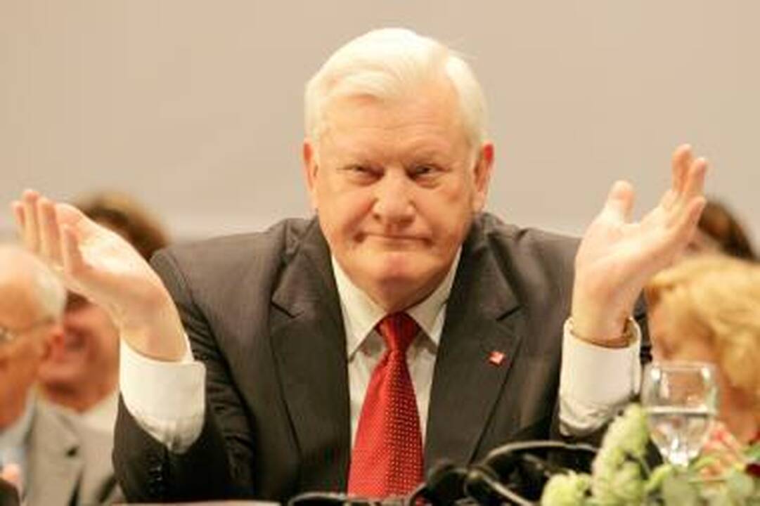 A.Brazauskas: aš ne paukštis, auksiniame narve nesėdėjau