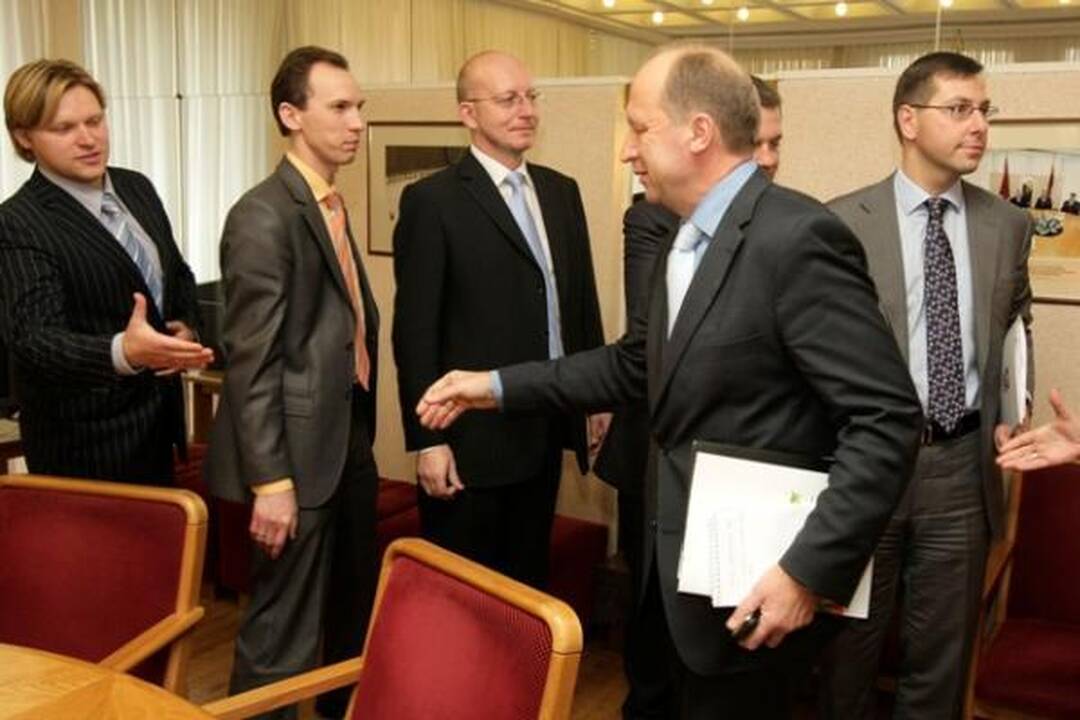 Valdančioji koalicija tarsis dėl dirbtinio apvaisinimo reglamentavimo