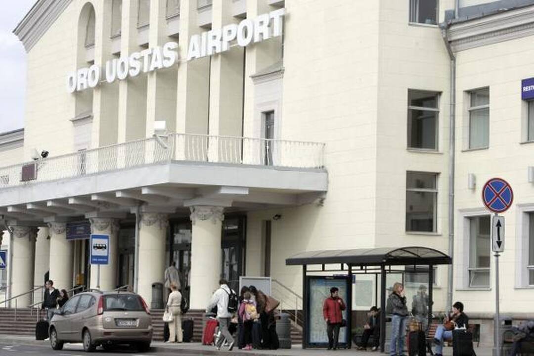 Liūtis sutrikdė Vilniaus oro uosto darbą