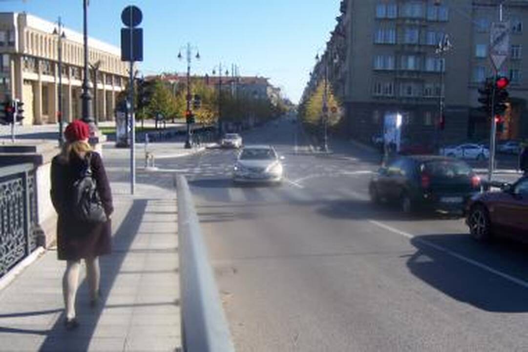 Instruktorius apie avarijų priežastis prie Seimo rūmų sankryžos (komentaras)