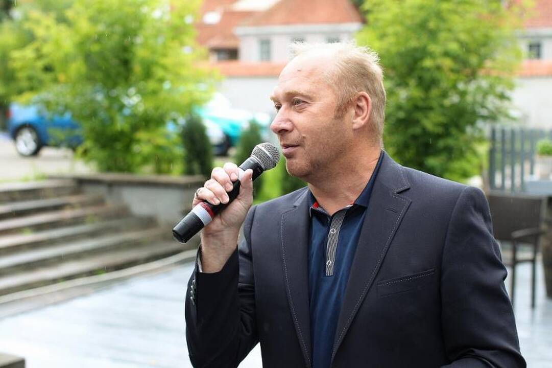 Klaipėdiečiai po pergalės kukliai miesto gatvėse skandavo „Lietuva!“