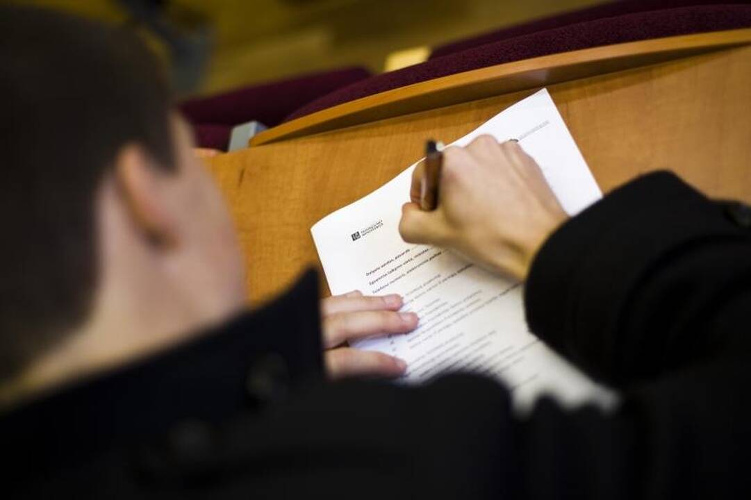 Įveikti Konstitucijos egzamino užduotis užteko ir 15 minučių