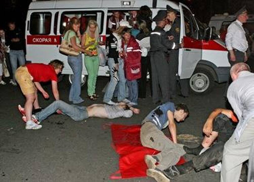 Varnas ir katinas: akis už akį...