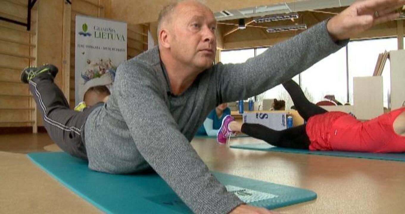 Iš Kanarų grįžęs J. Smoriginas puolė sportuoti su dainininke Atlanta