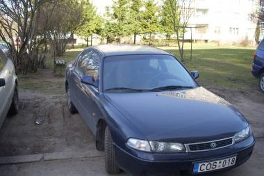 Už automobilio statymą ant žalios vejos gresia baudos