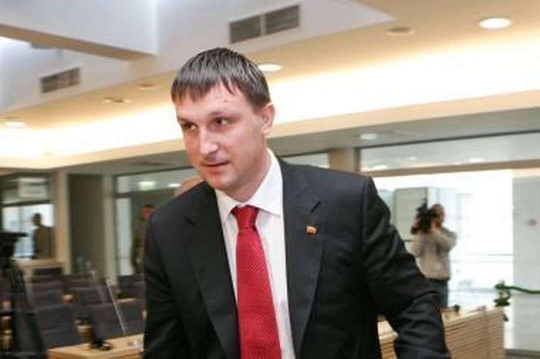 A.Sacharukas kaltindamas V.Andriukaitį "nešvariais dalykais" pažeidė etiką