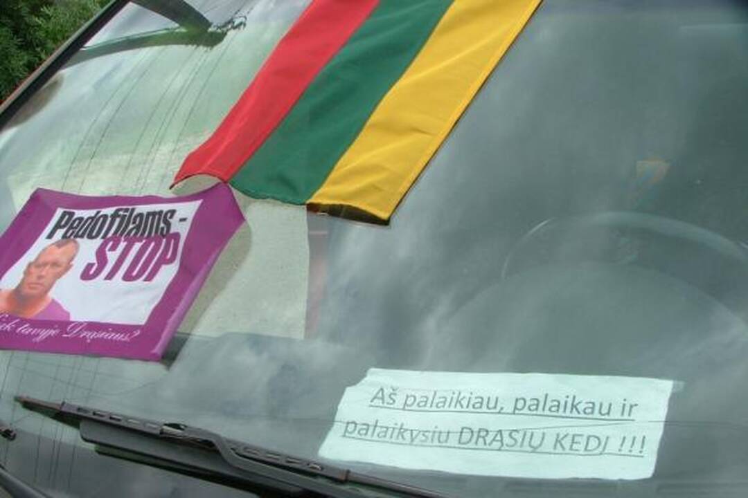 D.Kedžio dukrą į susitikimą su motina vėl lydės žmonės