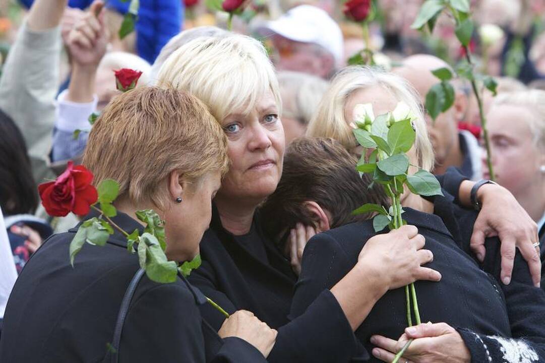 Osle 150 tūkst. žmonių pagerbė kruvinų skerdynių aukų atminimą