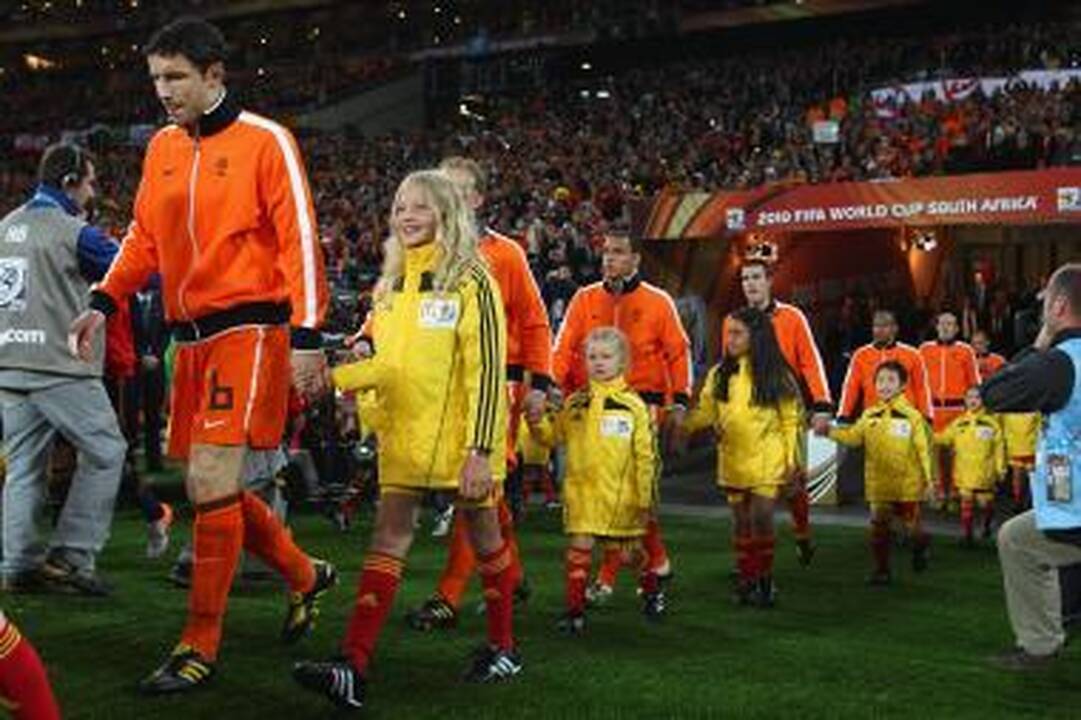 Šešiametė lietuvė į čempionato finalą išvedė D.Kuytą