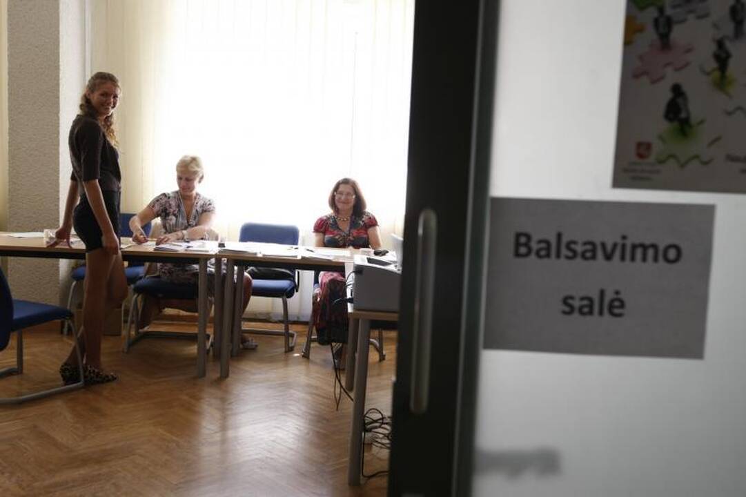 Seimo rinkimai: rinkėjai pasyvūs, kandidatai rašo skundus