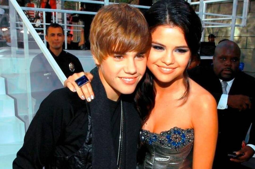 J.Bieberis dovanų gavo prabangų, aplinkai draugišką automobilį