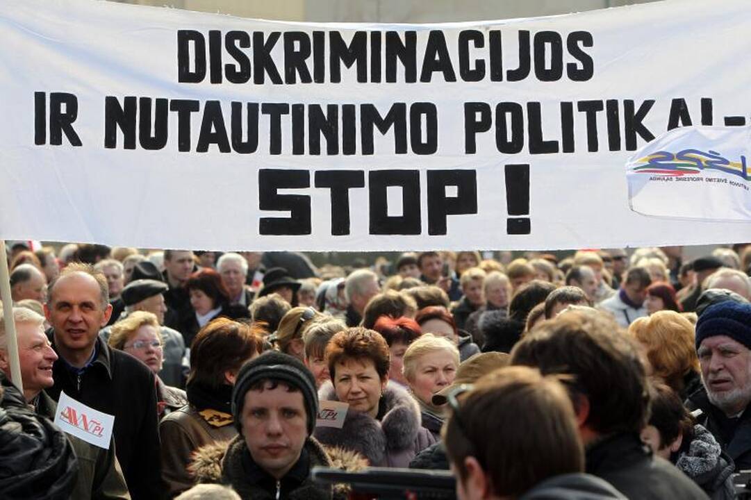 Lenkų mitingas sutraukė tūkstančius dalyvių