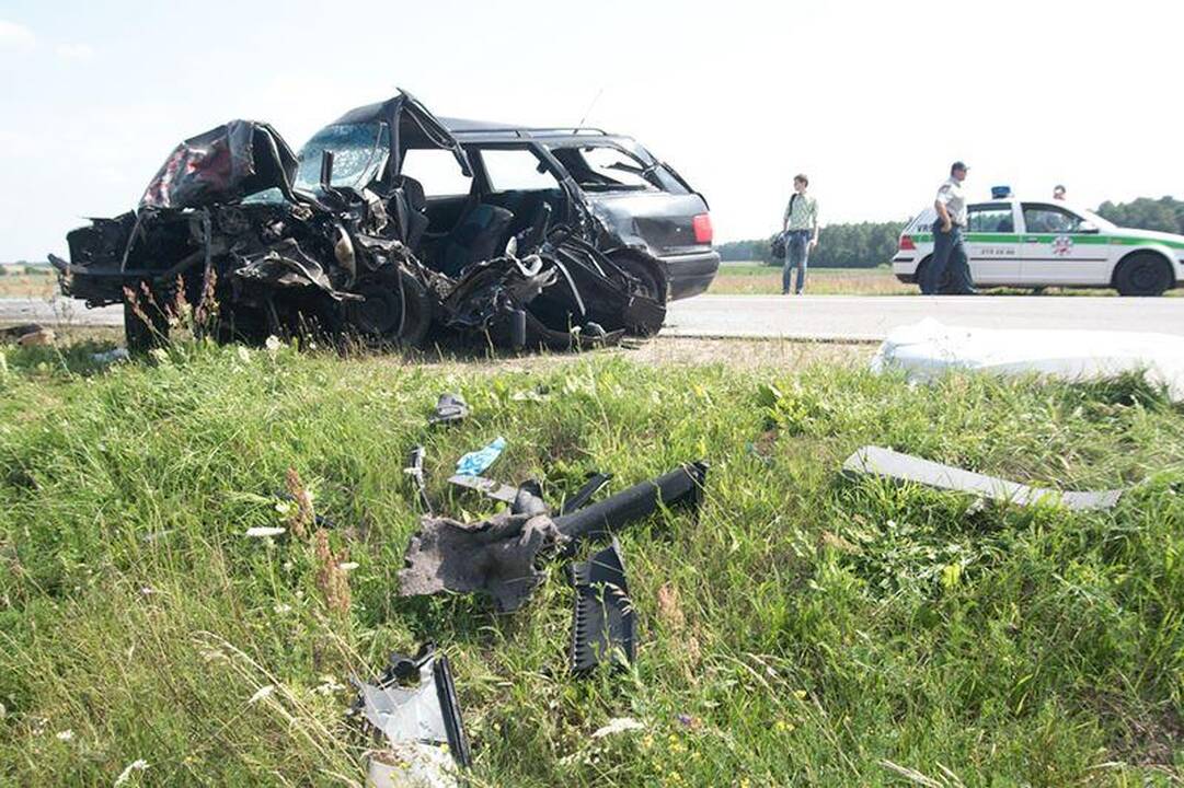 Per susidūrimą kaktomuša žuvo abu vairuotojai