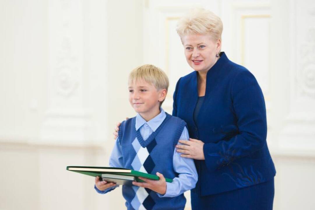 D.Grybauskaitė: Konstitucija galią įgauna tuomet, kai žmonės ją išmano