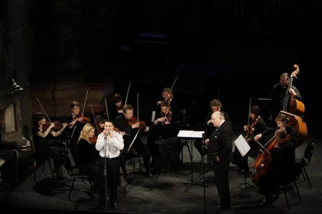 Donato Katkaus „Odė Balandžio 1-ajai“
