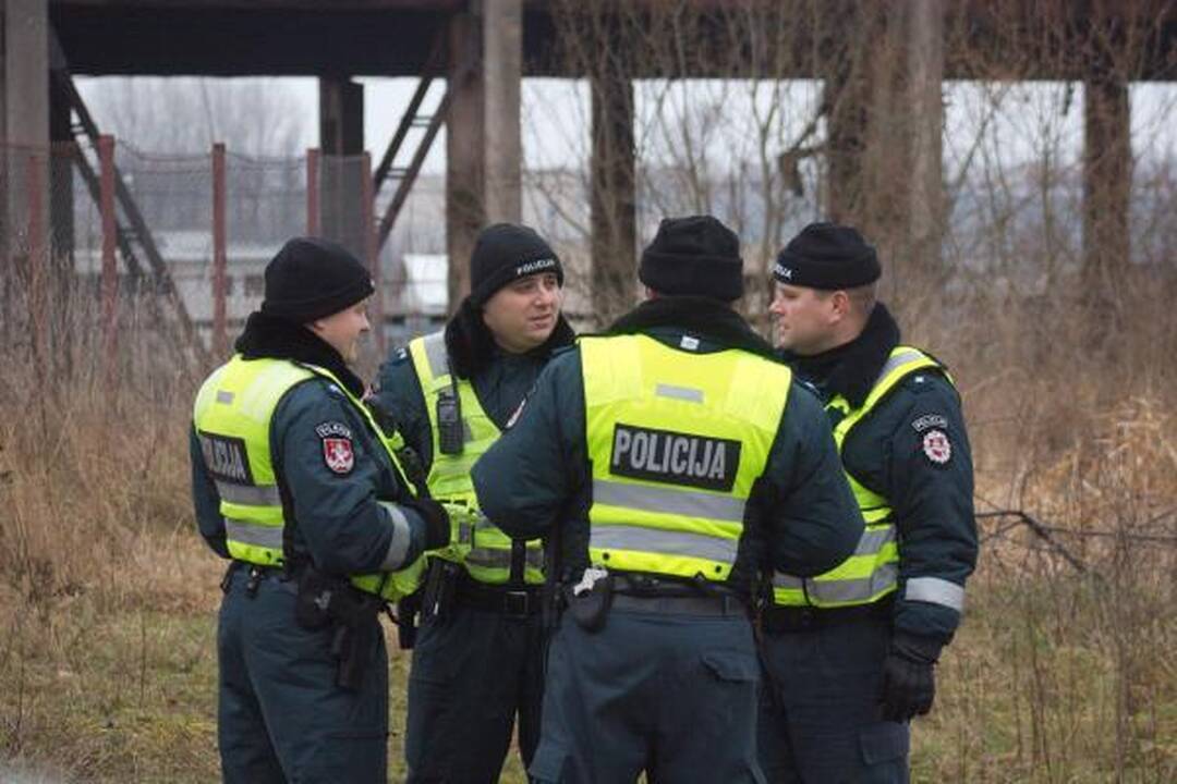 Trys įstaigos žada kartu siekti narkotikų apyvartos mažėjimo romų tabore