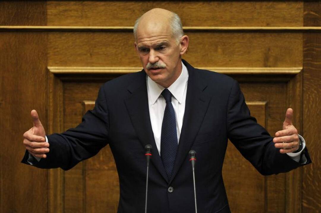 Graikijos premjeras užleidžia kelią naujai koalicinei vyriausybei