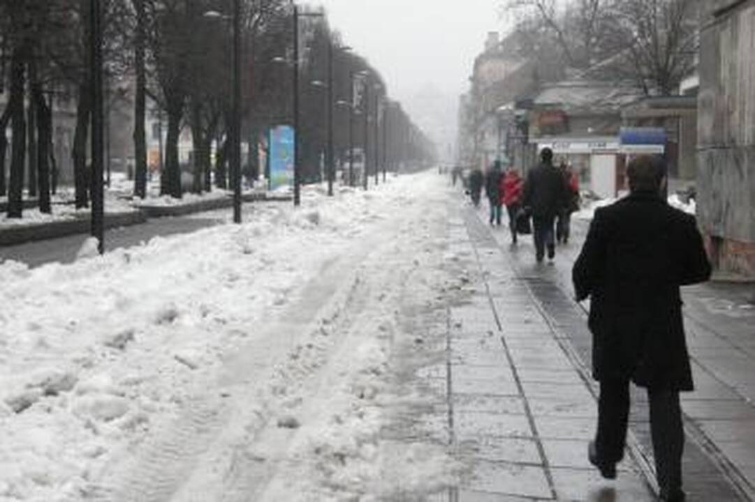 Kovai su sniegu pasitelkė saulę