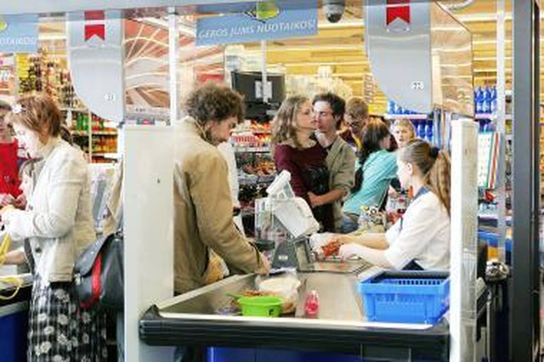 Mažmeninės prekybos įmonių apyvarta birželį sumažėjo 0,5 proc.
