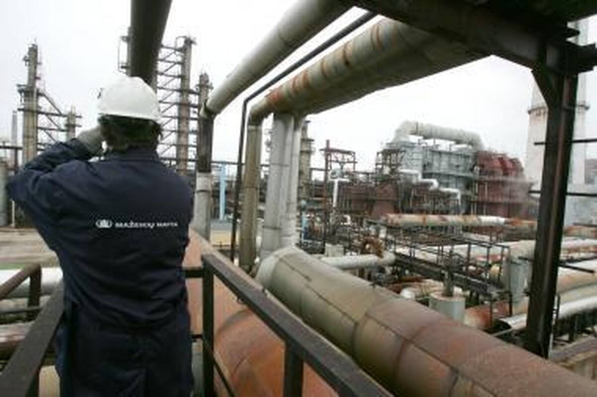 Kitąmet naftos kainos turėtų kristi