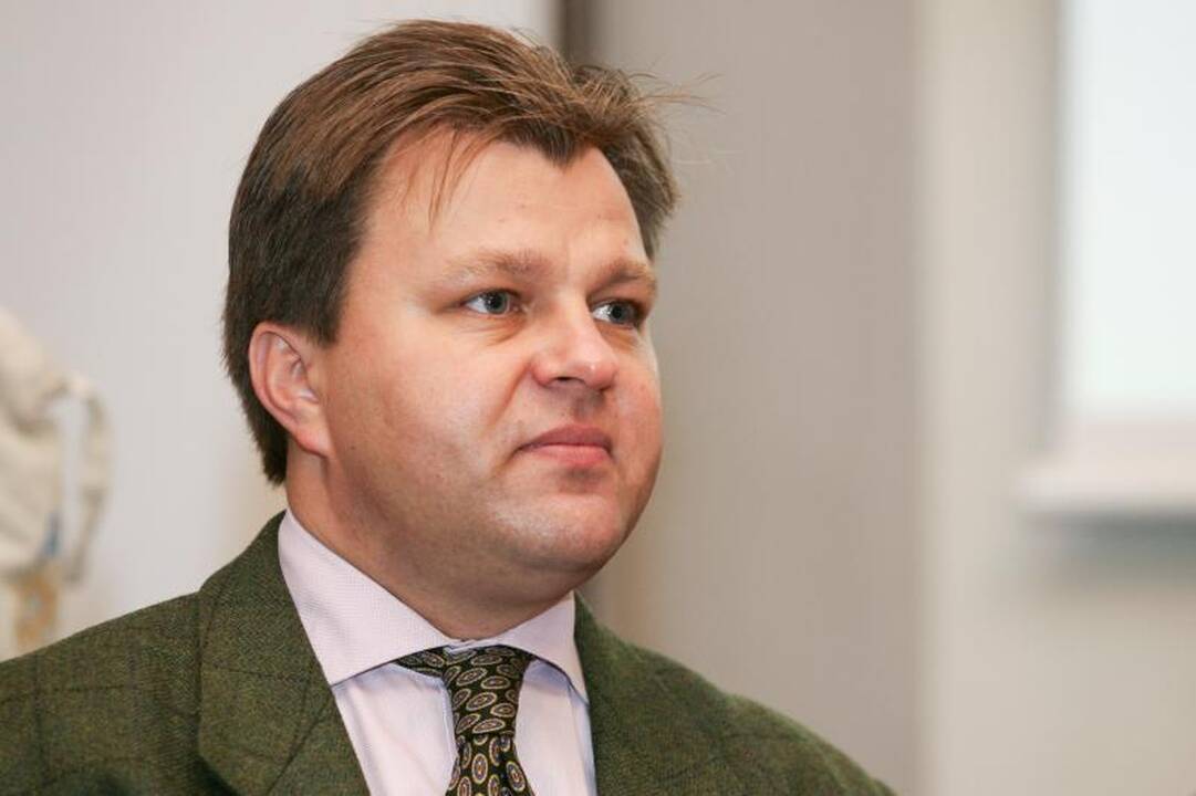 Šešėliniu ministru netapęs M. Adomėnas apskundė V. Landsbergį