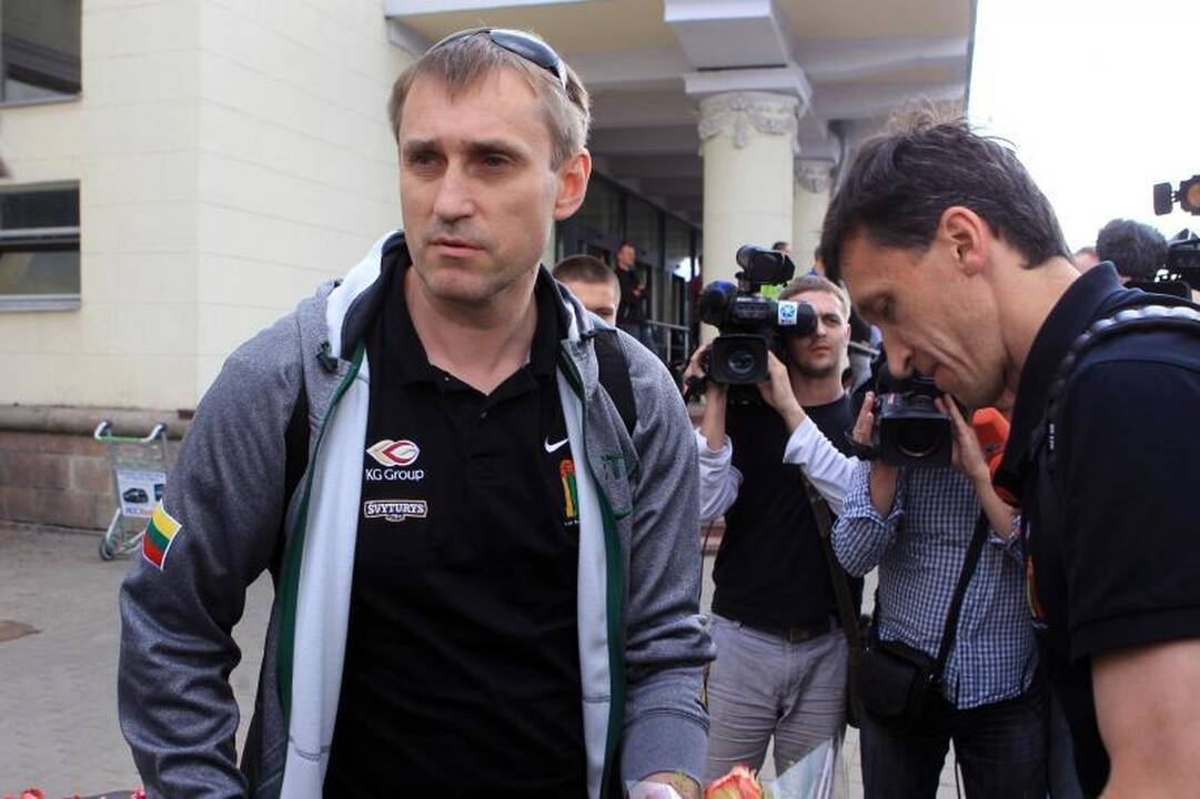 „1000 km lenktynių“ neaplenkė ir įžymybės, ir verslininkai, ir politikai