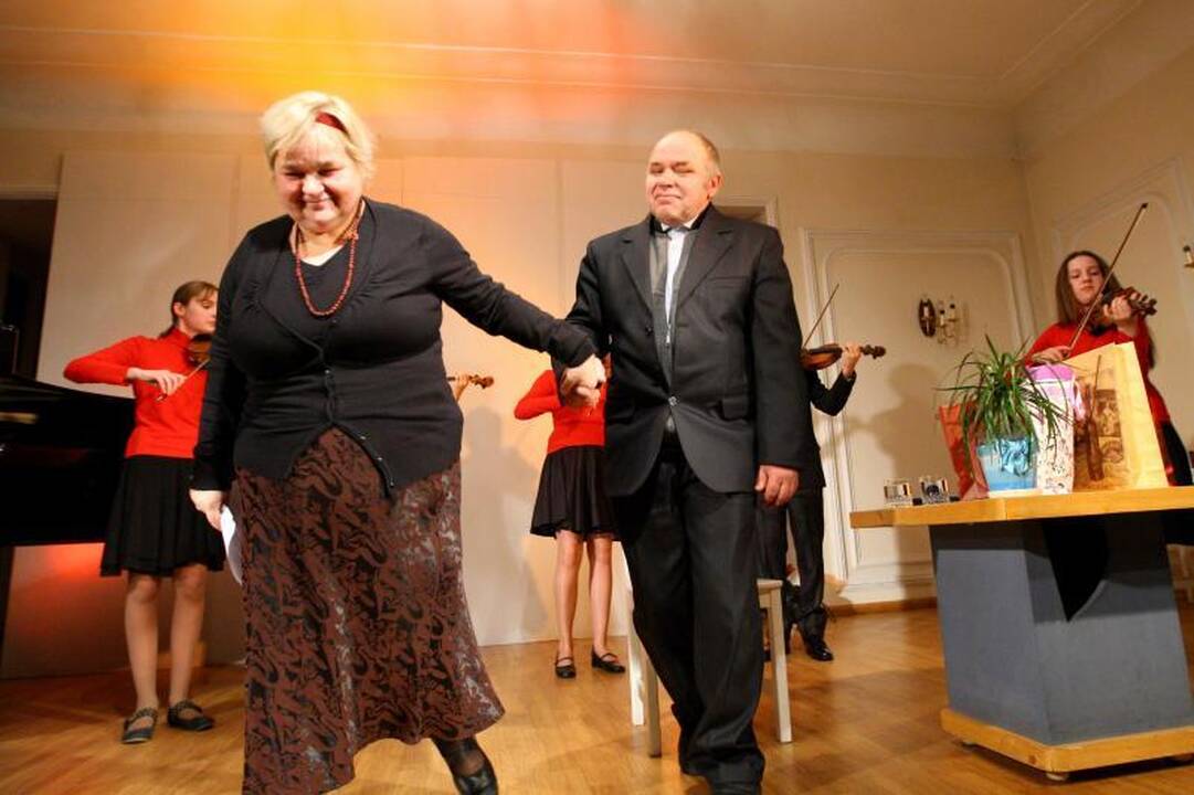 Gintautas Dabrišius                    joja vienas  