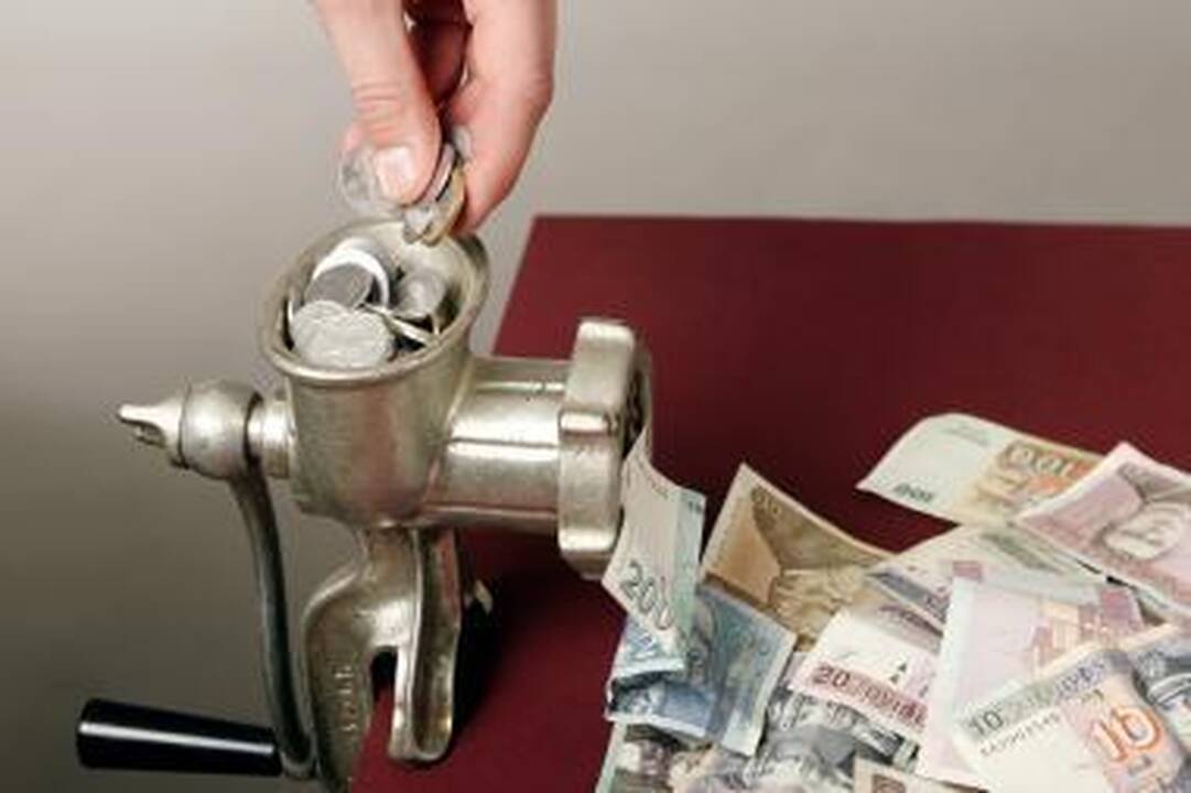 Dokumentų klastotojas verslą baigė teisiamųjų suole