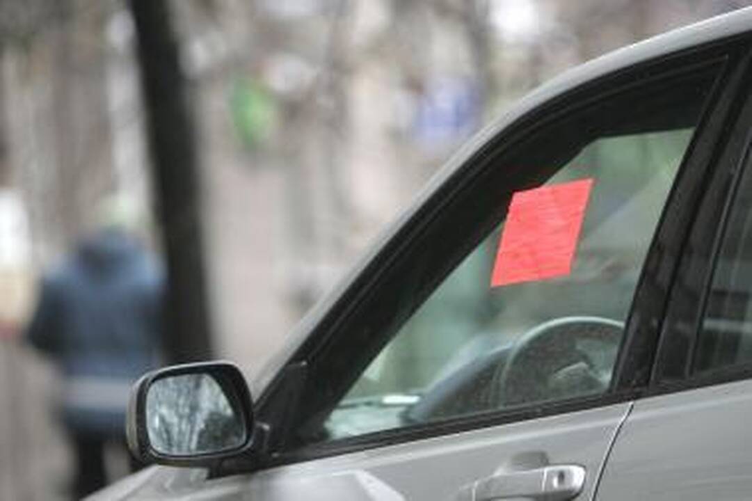 Mokestis už stovėjimą: kai kur didės, o Rotušės aikštėje – ne (sąrašas)